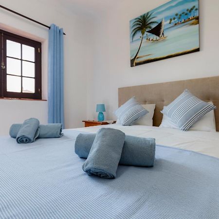 Familia Brito Hotel Porches  Ngoại thất bức ảnh